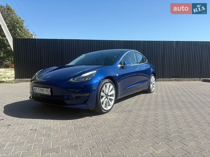 Седан Tesla Model 3 2019 в Львові
