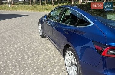 Седан Tesla Model 3 2019 в Львові