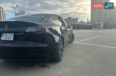 Седан Tesla Model 3 2023 в Києві
