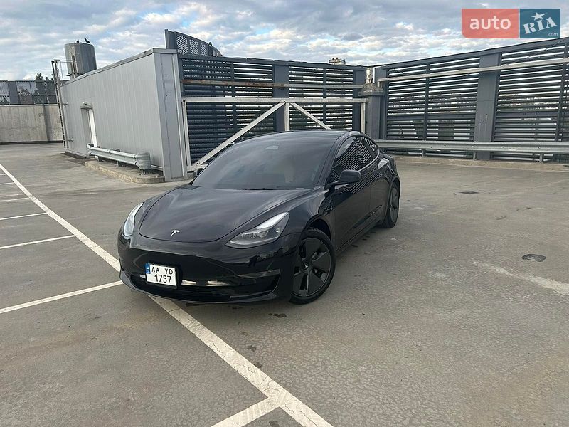 Tesla Model 3 2023