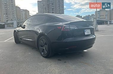 Седан Tesla Model 3 2023 в Києві