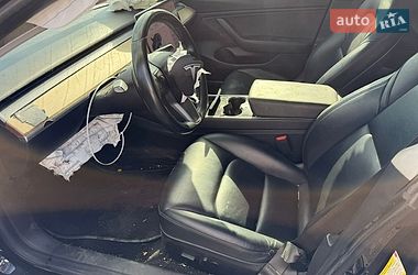 Седан Tesla Model 3 2018 в Володимирі