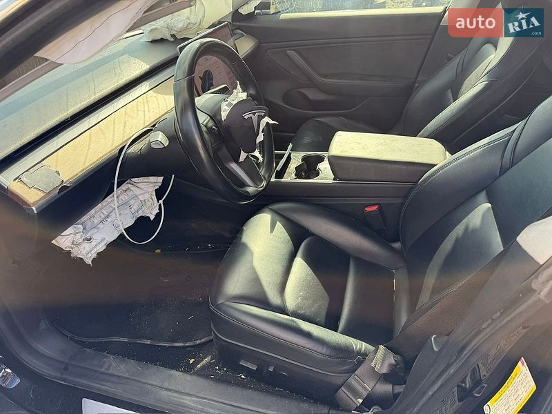 Седан Tesla Model 3 2018 в Володимирі