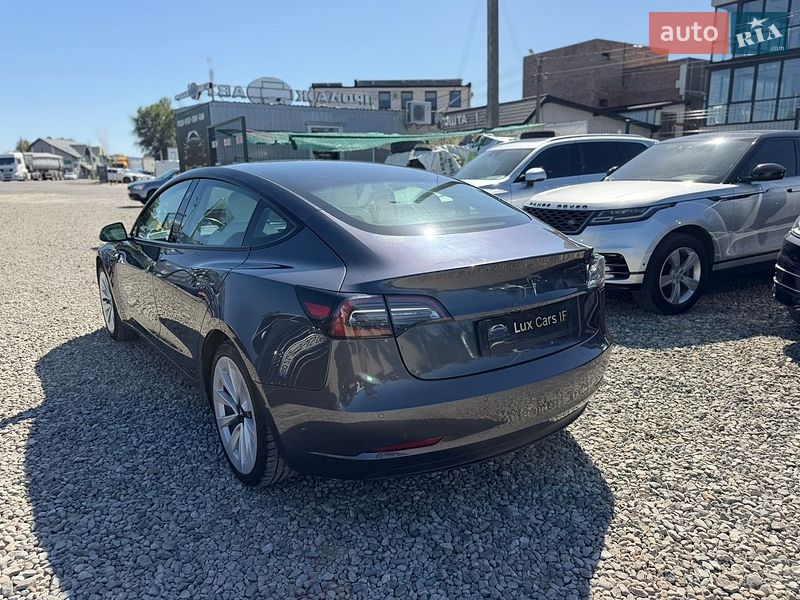 Седан Tesla Model 3 2020 в Івано-Франківську