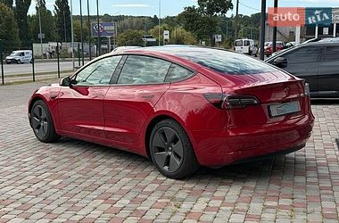 Седан Tesla Model 3 2021 в Виннице