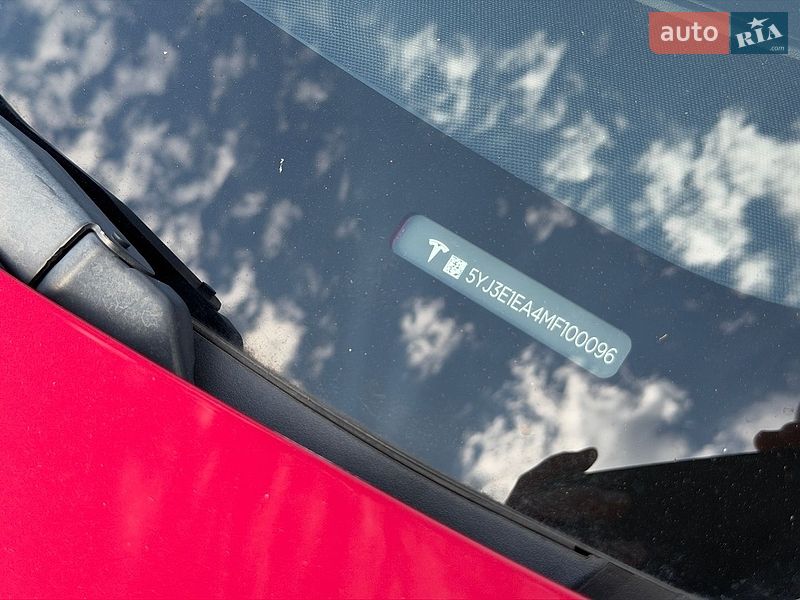 Седан Tesla Model 3 2021 в Виннице
