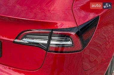 Седан Tesla Model 3 2021 в Виннице