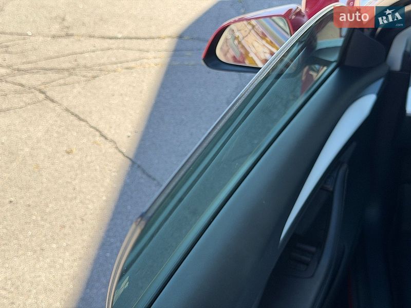Седан Tesla Model 3 2021 в Виннице