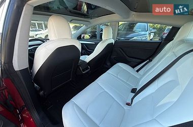 Седан Tesla Model 3 2021 в Виннице