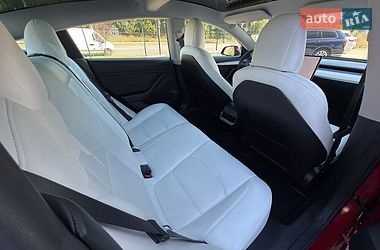Седан Tesla Model 3 2021 в Виннице