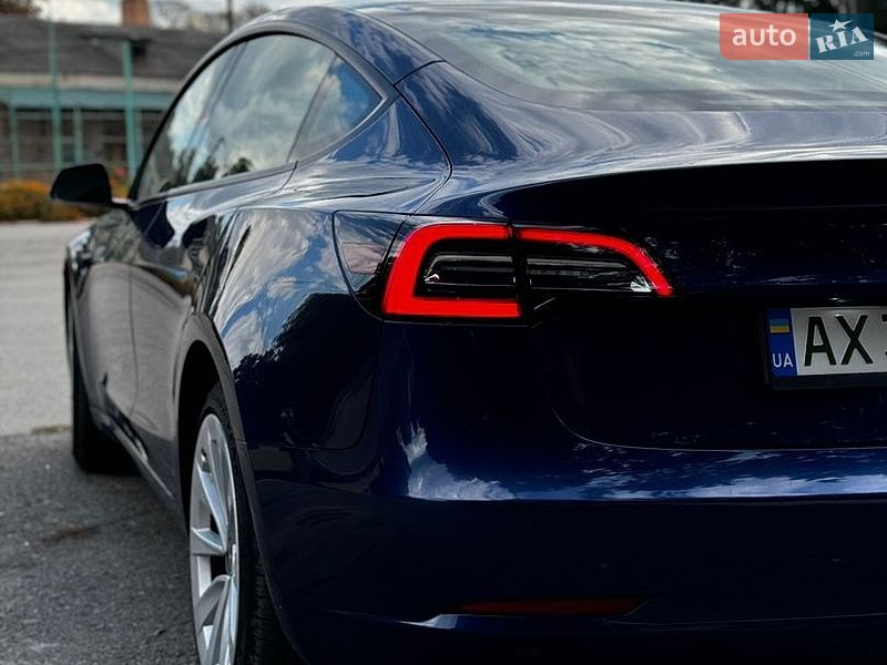 Седан Tesla Model 3 2023 в Полтаві