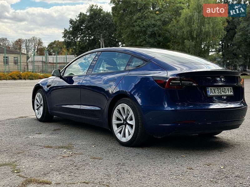Седан Tesla Model 3 2023 в Полтаві