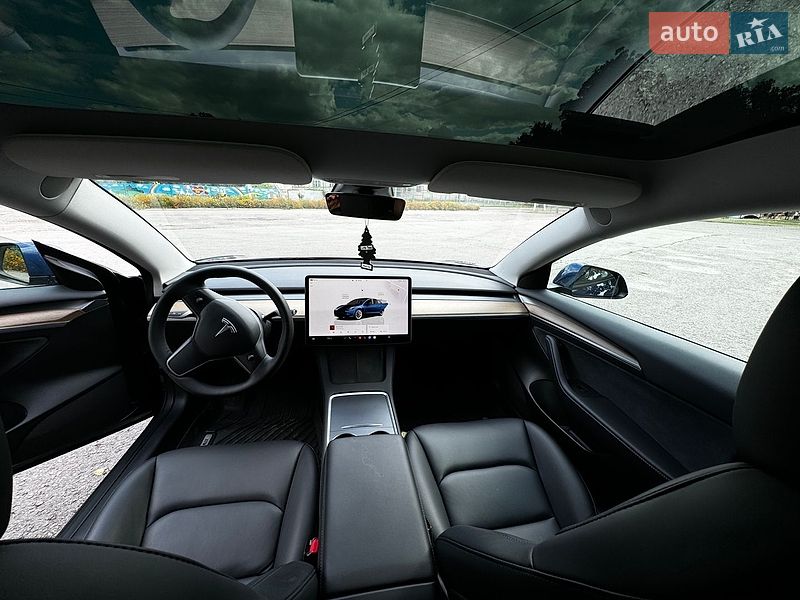 Седан Tesla Model 3 2023 в Полтаві