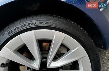 Седан Tesla Model 3 2023 в Полтаві