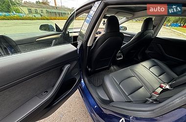 Седан Tesla Model 3 2023 в Полтаві