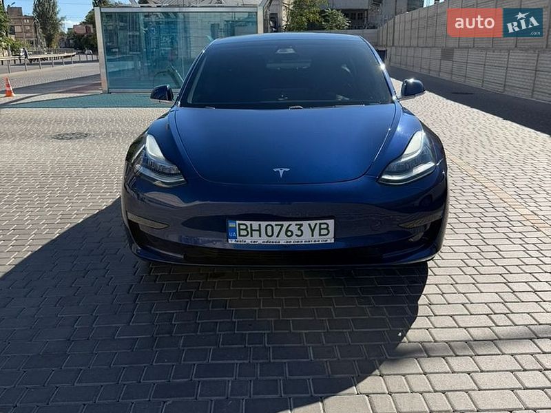 Седан Tesla Model 3 2019 в Одессе