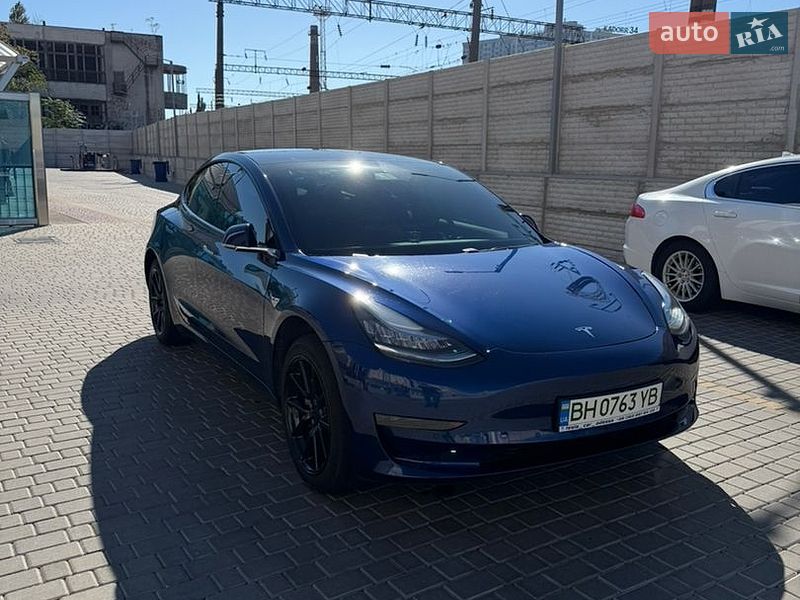 Седан Tesla Model 3 2019 в Одессе