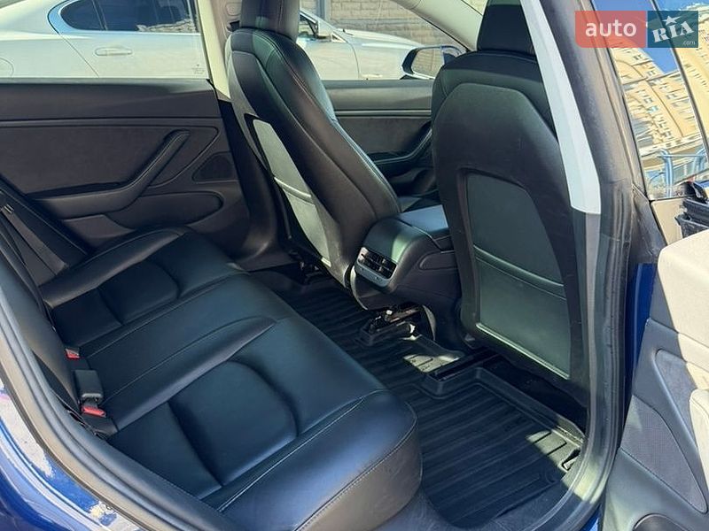 Седан Tesla Model 3 2019 в Одессе