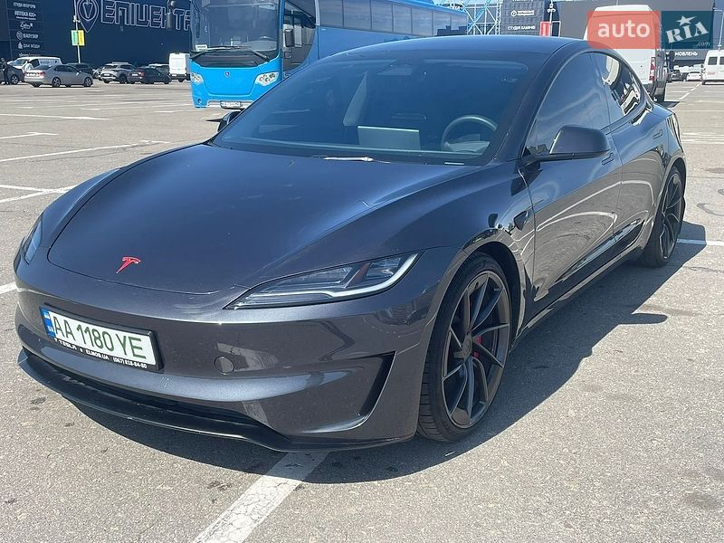 Tesla Model 3 2024