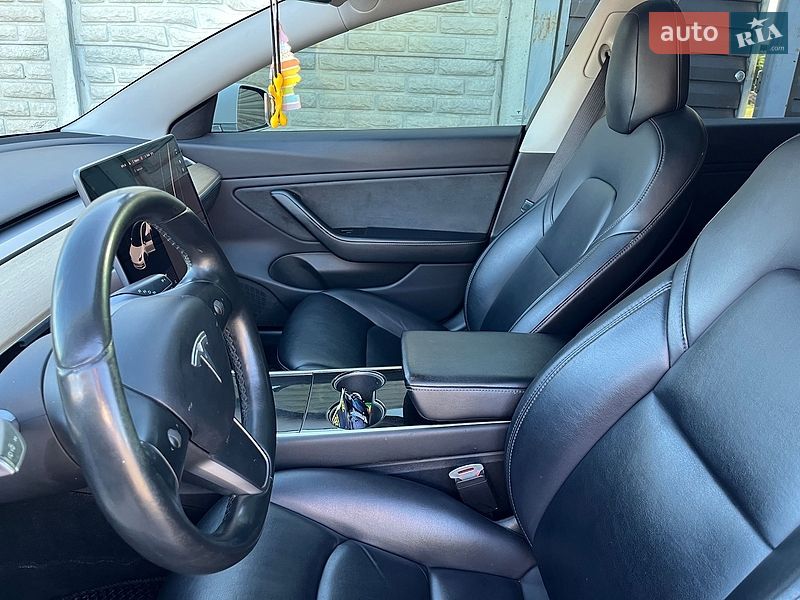 Седан Tesla Model 3 2018 в Полтаве