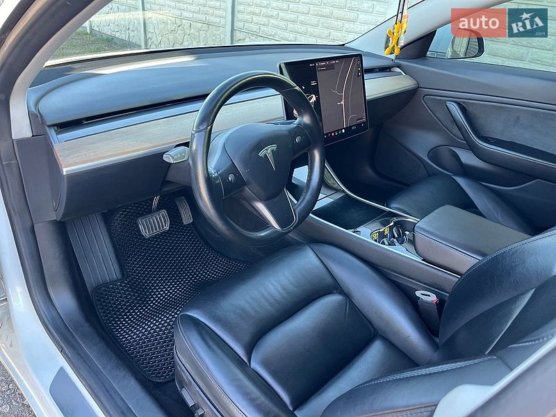 Седан Tesla Model 3 2018 в Полтаве