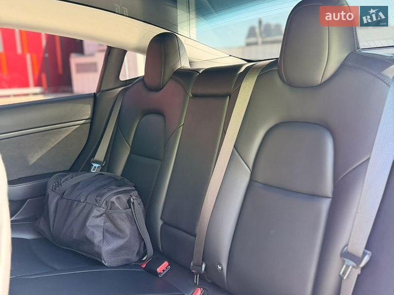 Седан Tesla Model 3 2018 в Киеве