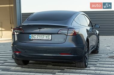 Седан Tesla Model 3 2021 в Львове