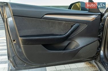 Седан Tesla Model 3 2021 в Львове
