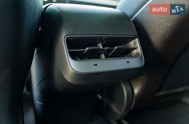Седан Tesla Model 3 2021 в Львове