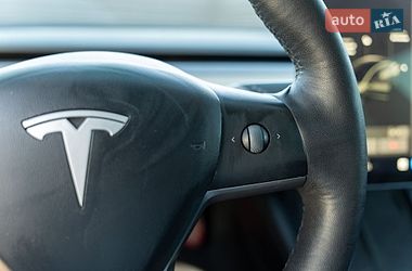 Седан Tesla Model 3 2021 в Львове