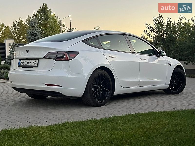 Седан Tesla Model 3 2021 в Одессе