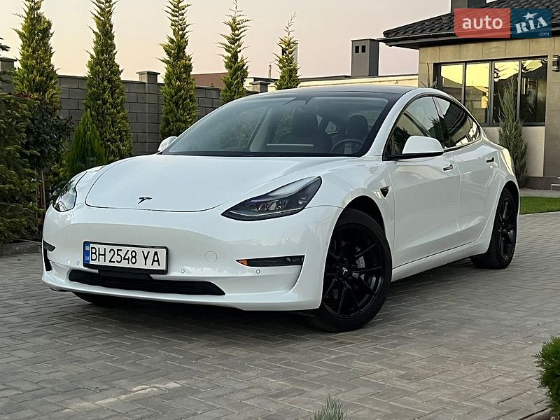 Tesla Model 3 2021