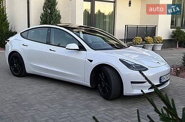 Седан Tesla Model 3 2021 в Одессе