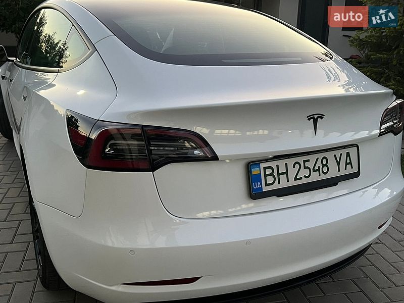 Седан Tesla Model 3 2021 в Одессе