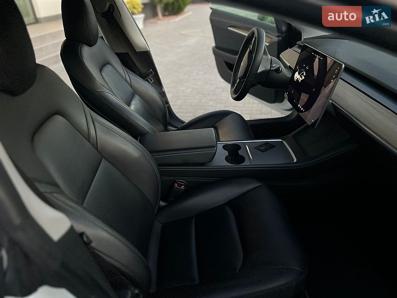 Седан Tesla Model 3 2021 в Одессе