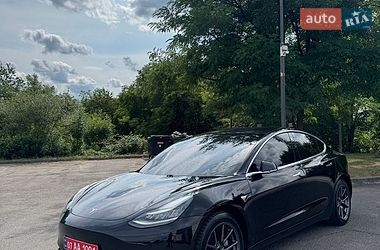 Седан Tesla Model 3 2018 в Хусті
