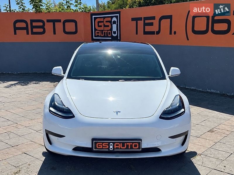 Седан Tesla Model 3 2018 в Харкові