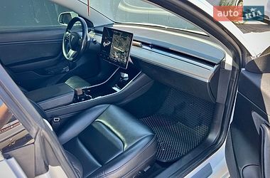 Седан Tesla Model 3 2018 в Харкові