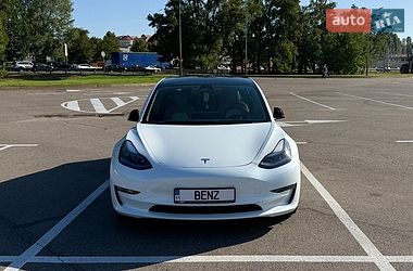 Седан Tesla Model 3 2021 в Киеве