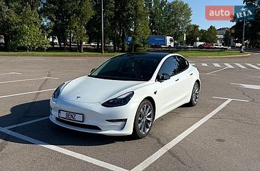 Седан Tesla Model 3 2021 в Києві