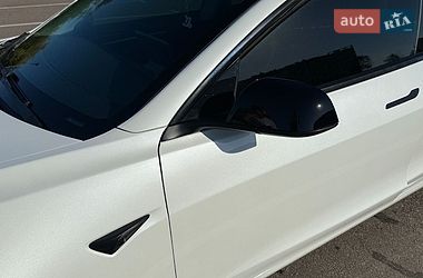 Седан Tesla Model 3 2021 в Киеве