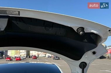 Седан Tesla Model 3 2021 в Киеве