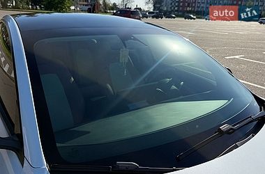 Седан Tesla Model 3 2021 в Киеве
