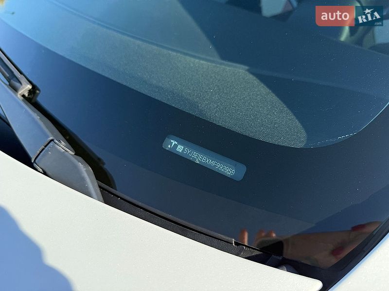 Седан Tesla Model 3 2021 в Киеве