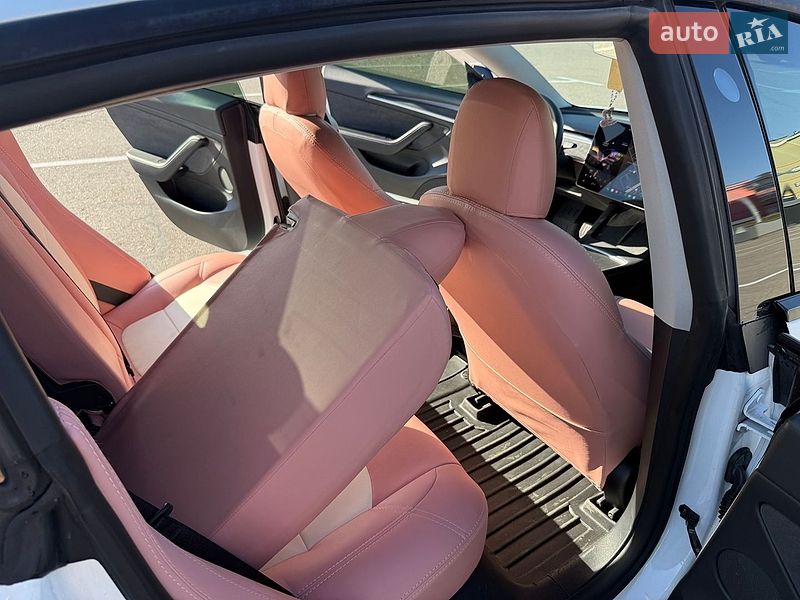 Седан Tesla Model 3 2021 в Киеве