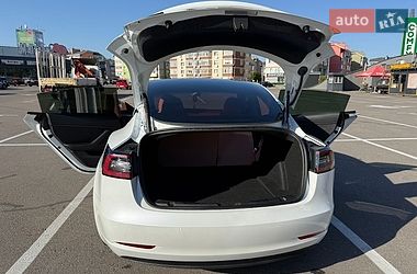 Седан Tesla Model 3 2021 в Киеве