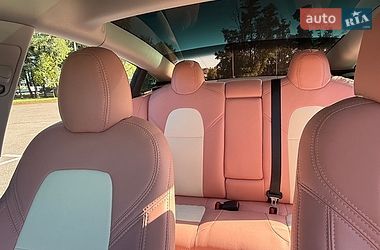 Седан Tesla Model 3 2021 в Киеве