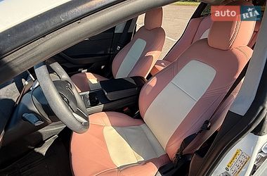 Седан Tesla Model 3 2021 в Киеве
