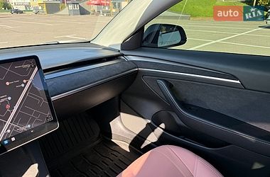 Седан Tesla Model 3 2021 в Киеве