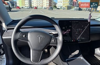 Седан Tesla Model 3 2021 в Киеве
